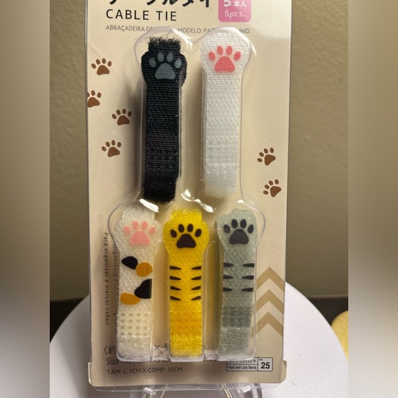 Animal Paw Cable Ties - Black, White, Yellow, Gray - Picture 1 of 4
